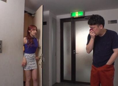 Bị lộ lọt khi quá khát khao sử dụng đồ lót của bà xã hàng xóm cho việc tự sướng