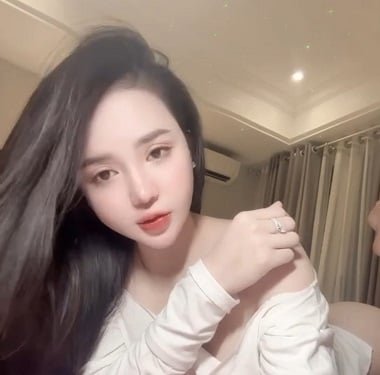 Chu Thúy Quỳnh cơ thể sexy