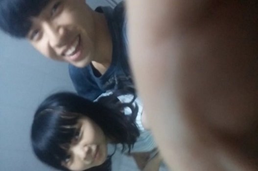 Cùng em điếm khỏa thân thoa máng trong nhà vệ sinh