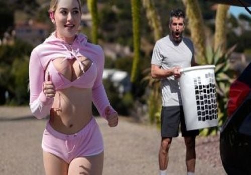 Nữ thần tình dục đưa dương vật hàng xóm đau nhức qua cửa sổ chính!