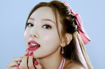 Nayeon TWICE bị bắt quả tang khi đang quan hệ tình dục với một đại gia
